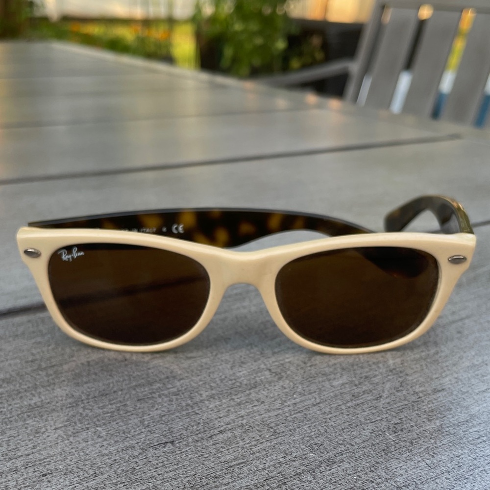 Ray-Ban RB2132 721 Cream Brown Tortoise Shell Wayfarer